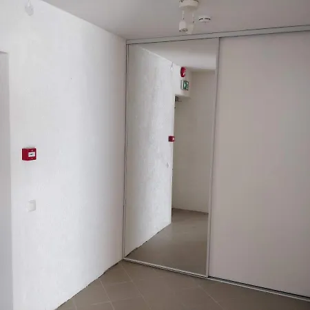 Laheveere Apartment *